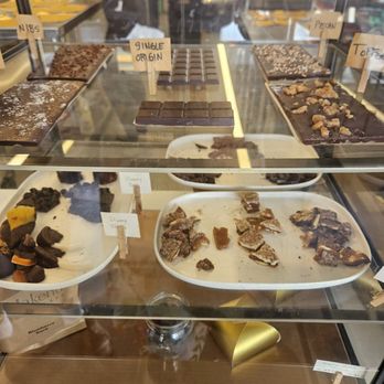 Makenu Chocolate - Chocolatiers & Shops Near Me - Atlantic Beach, Florida