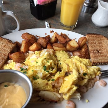 Big Wave Cafe - Seafood omelette as a scramble - Seafood Near Me - Manzanita, Oregon