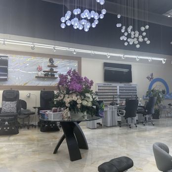 Avalon Nail Bar - Nail Salons Near Me - Long Beach, California