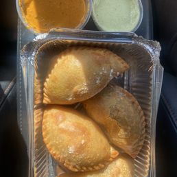 Butter Chicken Empanadas (4 pieces) Butter Chicken Empanadas (4 pieces)