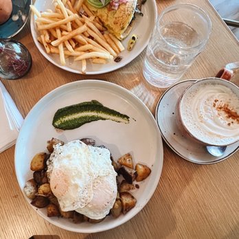Hatch 44 Cafe - Steak + eggs, vegan omelet w fries - Cafes Near Me - Metuchen, New Jersey