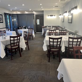 The Kenyon Inn & Restaurant - Main Dining Room - See website for hours of operation - New American Near Me - Gambier, Ohio The Kenyon Inn & Restaurant - Main Dining Room - See website for hours of operation - New American Near Me - Gambier, Ohio