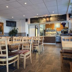 Golden Lotus Vegan Restaurant - Restaurant view from corner