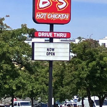 B's Hot Chicken - Sign announcing the opening. - Fast Food Near Me - Kent, Washington