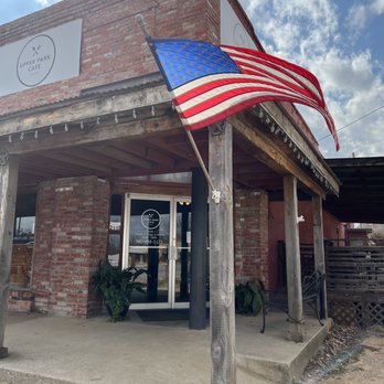 Upper Park Cafe - Very cute local cafe with delicious food, outdoor seating and a fantastic service. Highly recommend! - New American Near Me - Aubrey, Texas