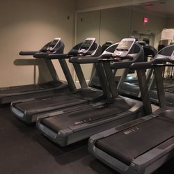 Gates of McLean - Treadmills