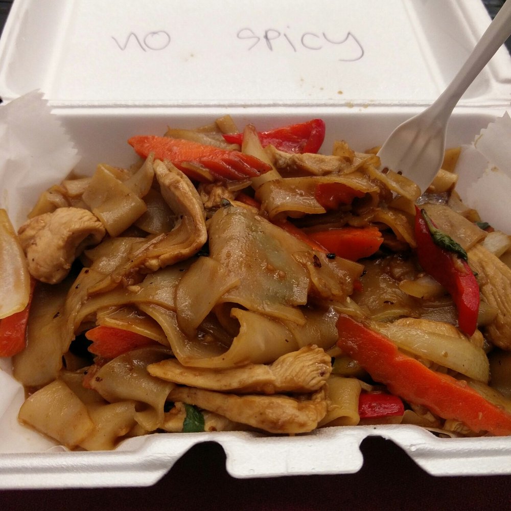 My Thai Restaurant - Chicken drunken noodles - Thai Near Me - Frederick, Maryland