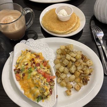 Le Peep - Legacy - Breakfast & Brunch Near Me - Omaha, Nebraska