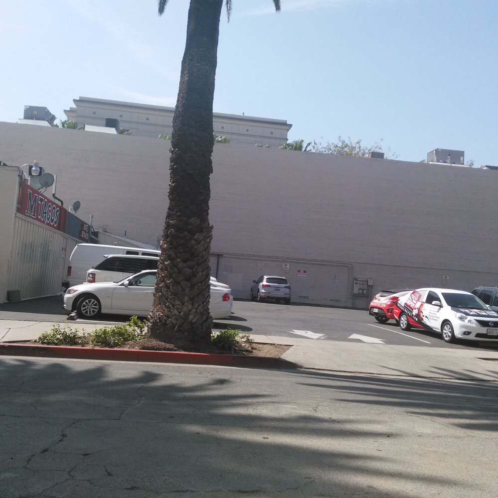 M Tacos - Parking - Mexican Near Me - Riverside, California