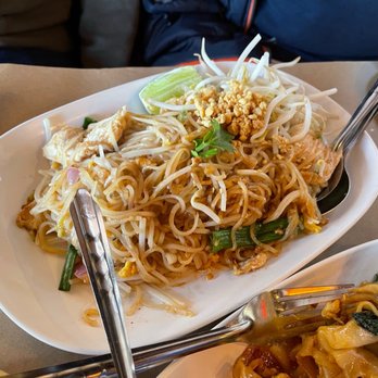 Sla Thai Restaurant - Chicken Pad Thai - Thai Near Me - Montclair, New Jersey Sla Thai Restaurant - Chicken Pad Thai - Thai Near Me - Montclair, New Jersey