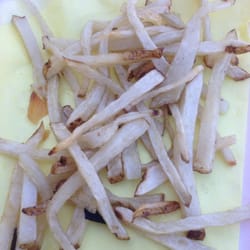 The Grub Cart - Read the review about burnt fries, and was a little concerned. Guess what? My fries were frozen and anemic, and took 30 mins.