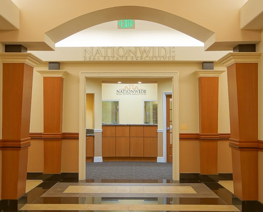 NATIONWIDE REAL ESTATE EXECUTIVES Updated August 2024 17 Photos