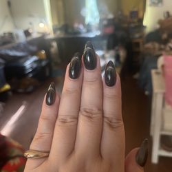 Vip Nails & Spa - Black cats eye nails