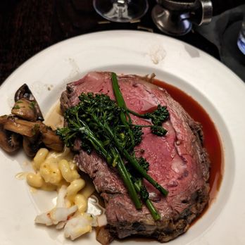 Malio's Prime Steakhouse - 16 Ounce Prime Rib at a PERFECT medium rare - Steakhouses Near Me - Tampa, Florida