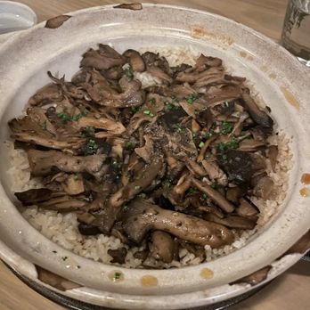 Maxwells Trading - Clay Pot Mushroom Rice - New American Near Me - Chicago, Illinois