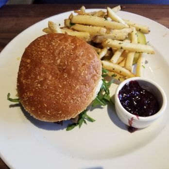 Yard House - Hamburger with blueberry ketchup! - Bars Near Me - San Antonio, Texas Yard House - Hamburger with blueberry ketchup! - Bars Near Me - San Antonio, Texas