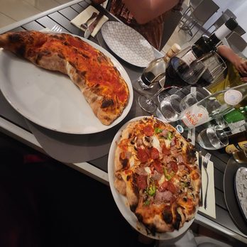 Da Nasone - Talk about authentic, coming from LA. I can tell you, we know nothing of what true pizza/calzone is  prepared by an amazing cheff! - Pizza Near Me - Florence, FI