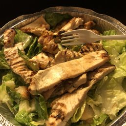 a salad with chicken and lettuce a salad with chicken and lettuce