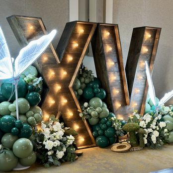 Bizzie Bee Creations - Quicenera decor. - Party & Event Planning Near Me