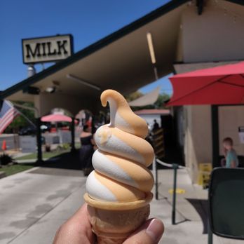 Meadowlark Dairy - Orange and Vanilla Swirl - Ice Cream & Frozen Yogurt Near Me - Pleasanton, California