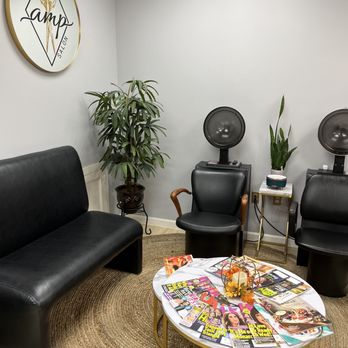 AMP Salon - The waiting area - Hair Salons Near Me - Glastonbury, Connecticut AMP Salon - The waiting area - Hair Salons Near Me - Glastonbury, Connecticut