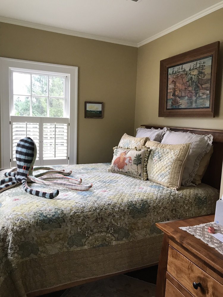 THE TIMBROOK GUESTHOUSE 211 Photos & 24 Reviews 5811 Olentangy