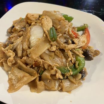 Chiang Mai Thai Noodle - 26. Pad Kee Mao Noodle - Thai Near Me - Indianapolis, Indiana