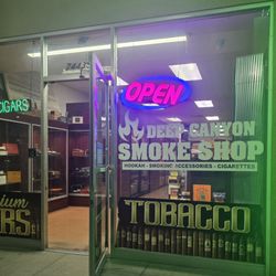 Deep Canyon Smoke Shop - Outside
