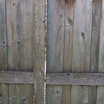 Advanced Fence & Gate - Panel falling away from improperly installed post. - Fences & Gates Near Me - Mount Prospect, Illinois Advanced Fence & Gate - Panel falling away from improperly installed post. - Fences & Gates Near Me - Mount Prospect, Illinois