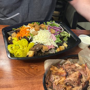Smokey Bears BBQ - Prison yard salad with pulled pork - Barbeque Near Me - Corbin, Kentucky Smokey Bears BBQ - Prison yard salad with pulled pork - Barbeque Near Me - Corbin, Kentucky