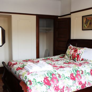 Prospect Gardens Residence - featuring Room 4 - Bed & Breakfast Near Me - Brooklyn, New York Prospect Gardens Residence - featuring Room 4 - Bed & Breakfast Near Me - Brooklyn, New York