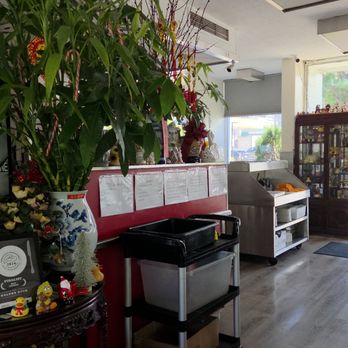 Golden Duck - Inside - Seafood Near Me - Honolulu, Hawaii