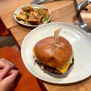 Alcove - Smashburger & crispy potato's - Venues & Event Spaces Near Me - Cincinnati, Ohio