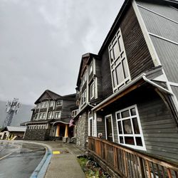 The Inn At Whittier - Front