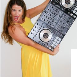 DJ RunDat - DJ RunDat keeps the party rocking!