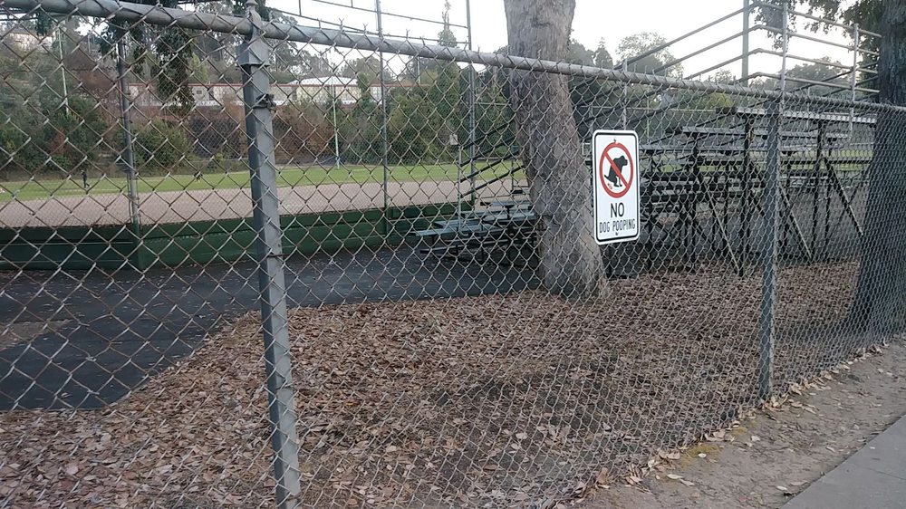Bret Harte Park & Field Logo