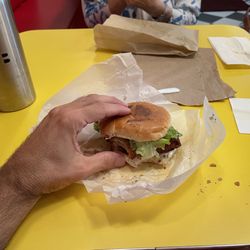 Pat Retro - The "Pat Poulet" burger.