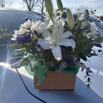 Joy Flowers - Florists Near Me - Aurora, Illinois
