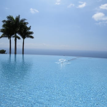 Doutor Coffee Mauka Meadows - Infinity Pool - Coffee & Tea Near Me - Holualoa, Hawaii