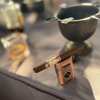 Cava Cigars - Smoking 6 Provincias - Cigar Bars Near Me - Miami, Florida Cava Cigars - Smoking 6 Provincias - Cigar Bars Near Me - Miami, Florida