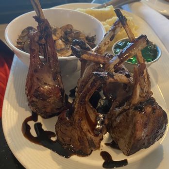 Flat Top Bar and Grill - Lab chops - Pubs Near Me - Riverside, California