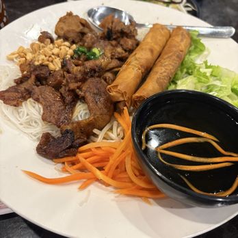 Pho K Plus - Vermicelli bowl so the grill pork & egg roll - Noodles Near Me - Ontario, California