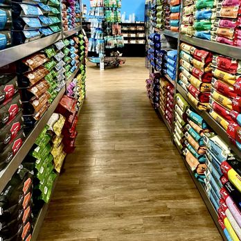 J & T Feeds - Pet Stores Near Me - Greeley, Colorado