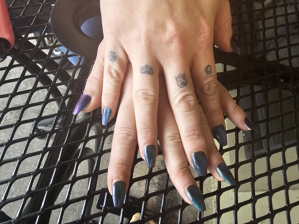 Pride Elites Nails Logo