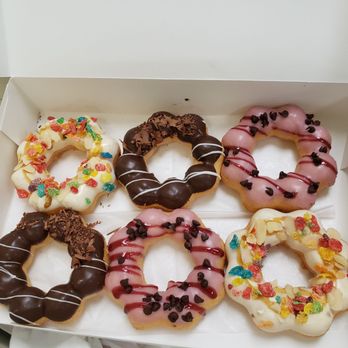 Kai Sweets Mitsuwa - White chocolate with fruity pebbles, dark chocolate, and raspberry chocolate - Donuts Near Me - Edgewater, New Jersey Kai Sweets Mitsuwa - White chocolate with fruity pebbles, dark chocolate, and raspberry chocolate - Donuts Near Me - Edgewater, New Jersey