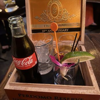 Habana - Cuba libre , very cute display - Cuban Near Me - Costa Mesa, California