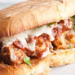 Ponderosa Market & Spirits - CHICKEN PARM SUB

Breaded Chicken Breast covered in Tomato Sauce, Parmesan Cheese + Italian Spices on a Sub Roll

Served Warm