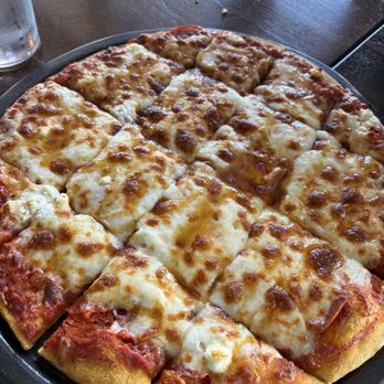 Hillary's Chicago Pizza - Hillarys Hot Honey - Thin Crust Pizza - Pizza Near Me - Augustine, Florida