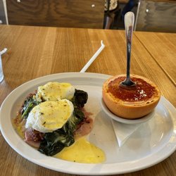Big Bad Breakfast - Franklin - Eggs Benedict and grapefruit brûlée