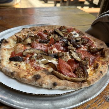 Masthead Brewing - P.S.M. Pizza - Breweries Near Me - Cleveland, Ohio